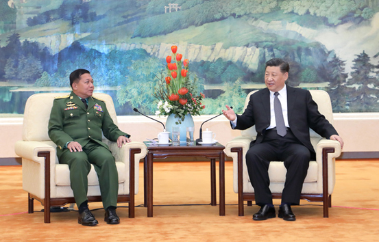 习近平会见缅甸国防军总司令敏昂莱