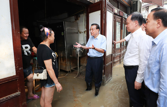 李克强：灾后重建中央地方财政拿出1000亿