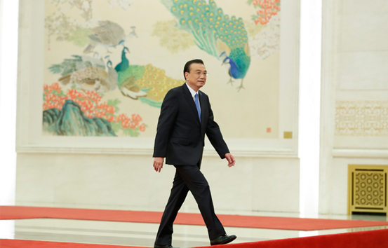 基本民生为何重点要向这两个领域倾斜？听听总理怎么说