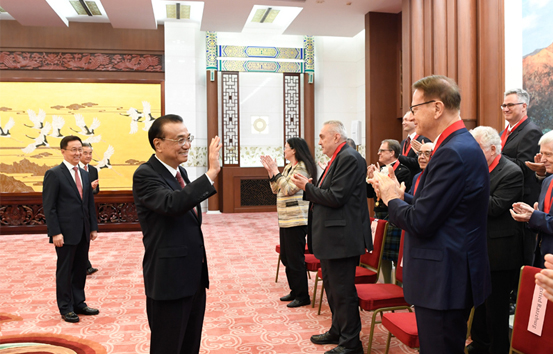 李克强会见2020和2021年度中国政府友谊奖获奖外国专家