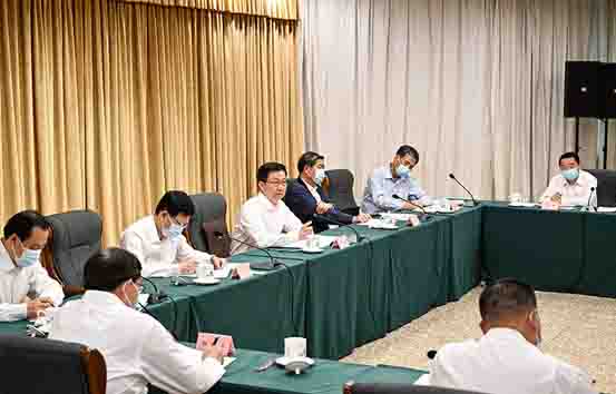韩正在中国国际工程咨询有限公司主持召开座谈会